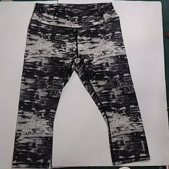 Reebok Pants - Reebok black white paint splatter Capri legging LG